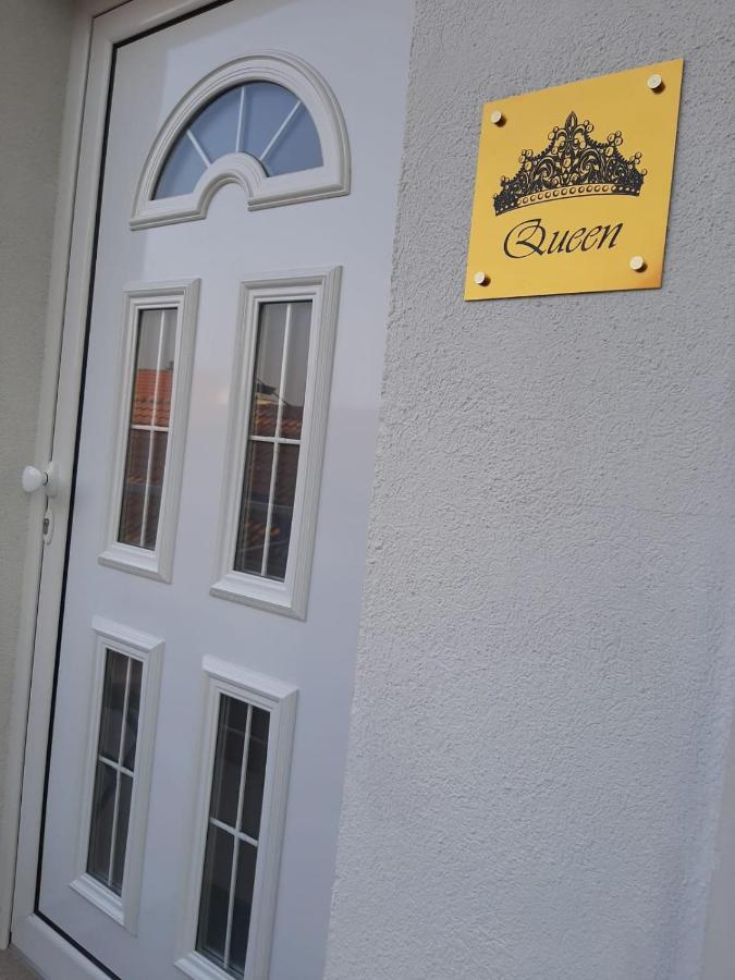 Apartment Queen Belgrad Exteriör bild